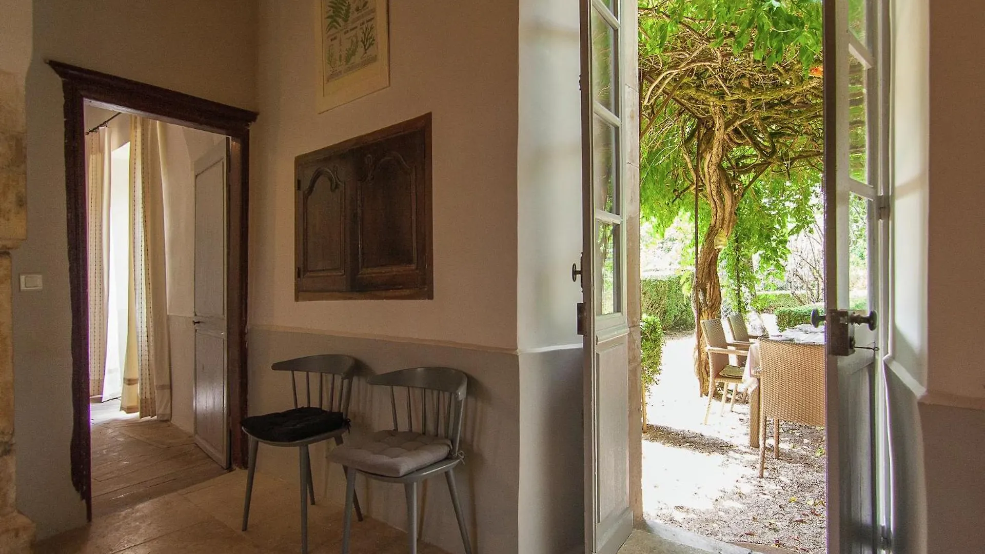 Historic Mansion By The River Lot In C Nevi Res Cenevieres 0*,  Francia